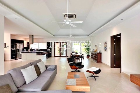 House in Pattaya, Thailand 3 bedrooms № 198420 - photo 3
