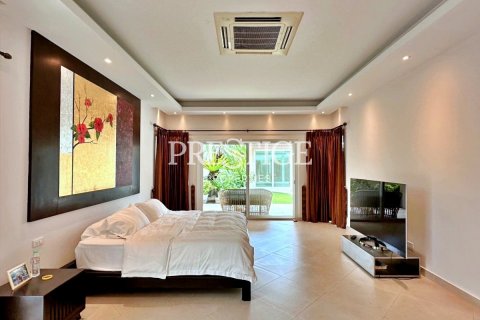 House in Pattaya, Thailand 3 bedrooms № 198420 - photo 11