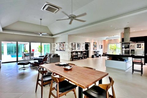 House in Pattaya, Thailand 3 bedrooms № 198420 - photo 5