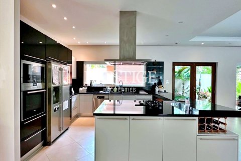 House in Pattaya, Thailand 3 bedrooms № 198420 - photo 7