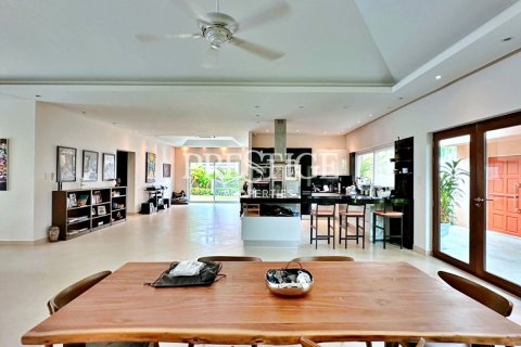 House in Pattaya, Thailand 3 bedrooms № 198420 - photo 6