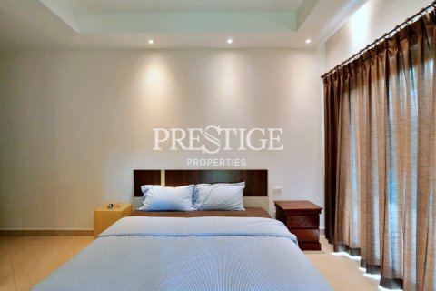 House in Pattaya, Thailand 3 bedrooms № 198420 - photo 18