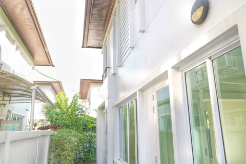 Casa de 3 dormitorios en Bangkok, Tailandia № 189069 - foto 6