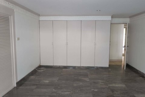 Condominio de 3 dormitorios en Bangkok, Tailandia № 143597 - foto 8