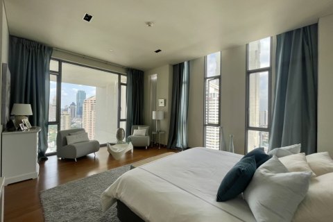 Condominio de 3 dormitorios en Sathon, Bangkok, Tailandia № 143599 - foto 10