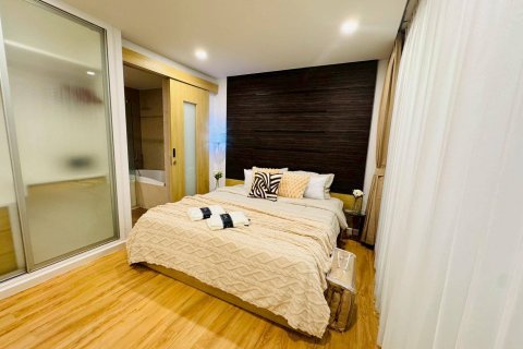 Apartamento de 2 habitaciones en Pattaya, Tailandia № 171370 - foto 5