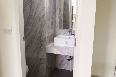Condominio de 2 dormitorios en Watthana, Bangkok, Tailandia № 48158 - foto 7