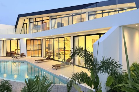 Chalet de 5 dormitorios en Phuket, Tailandia № 222404 - foto 3