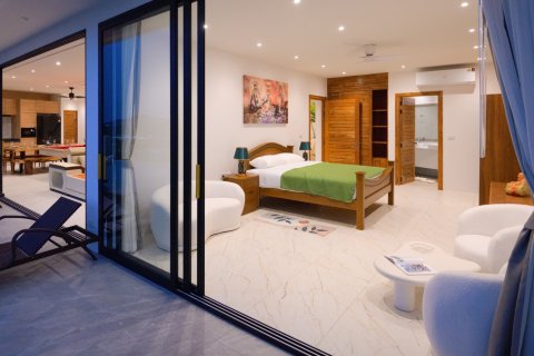 Chalet de 5 dormitorios en Phuket, Tailandia № 222404 - foto 15