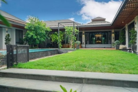 Villa in Chiang Mai, Thailand 5 bedrooms № 134027