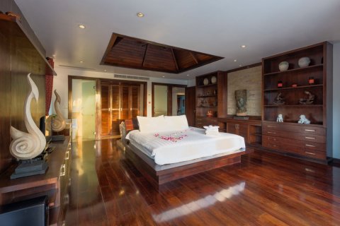 Chalet de 11 dormitorios en Kathu, Tailandia № 134026 - foto 23
