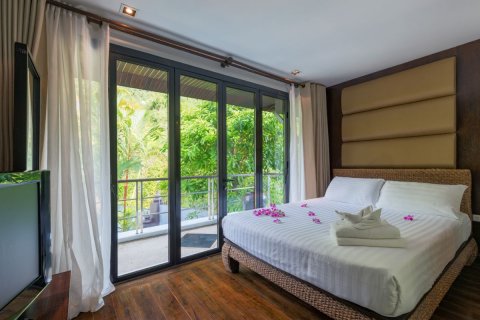 Chalet de 11 dormitorios en Kathu, Tailandia № 134026 - foto 16