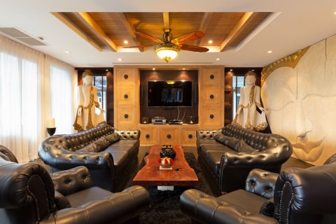 Chalet de 8 dormitorios en Kathu, Tailandia № 134030 - foto 15