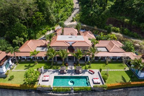 Villa in Kathu, Thailand 8 bedrooms № 134030