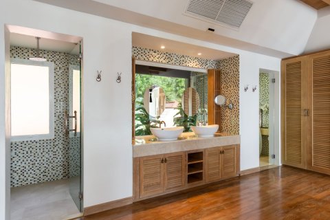 Chalet de 8 dormitorios en Kathu, Tailandia № 134030 - foto 25