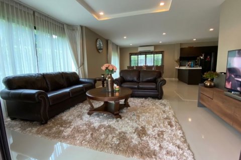 Chalet de 4 dormitorios en San Sai, Tailandia № 134029 - foto 11