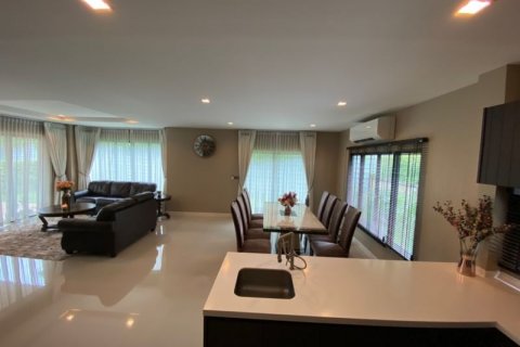 Chalet de 4 dormitorios en San Sai, Tailandia № 134029 - foto 8