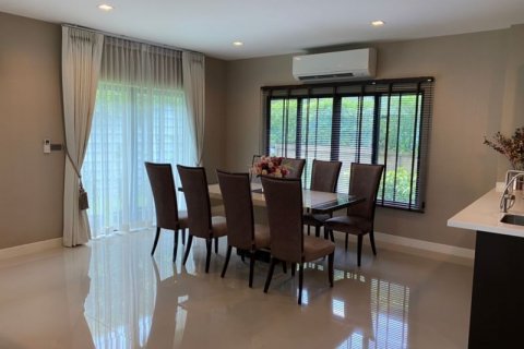 Chalet de 4 dormitorios en San Sai, Tailandia № 134029 - foto 7