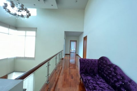 Chalet de 5 dormitorios en Suan Luang, Bangkok, Tailandia № 134028 - foto 14