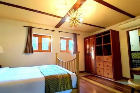 Chalet de 4 dormitorios en Hang Dong, Tailandia № 134025 - foto 17