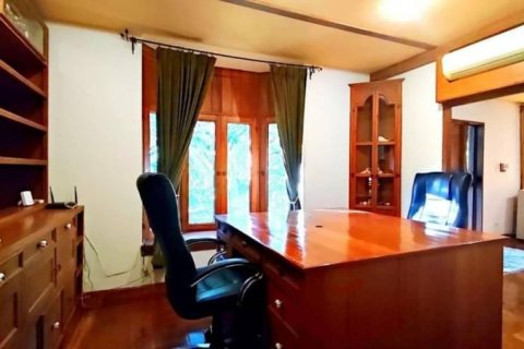 Chalet de 4 dormitorios en Hang Dong, Tailandia № 134025 - foto 11
