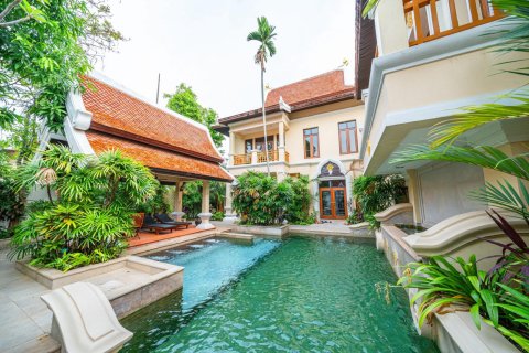 Casa de 3 dormitorios en Pattaya, Tailandia № 150385 - foto 2