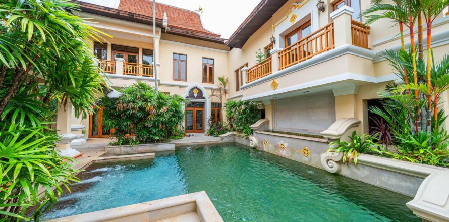 Casa de 3 dormitorios en Pattaya, Tailandia № 150385