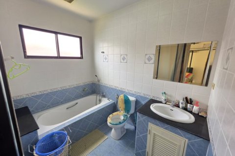Casa de 3 dormitorios en Pattaya, Tailandia № 150386 - foto 14