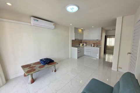 Casa de 3 dormitorios en Pattaya, Tailandia № 150386 - foto 13