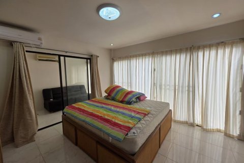 Casa de 3 dormitorios en Pattaya, Tailandia № 150386 - foto 10