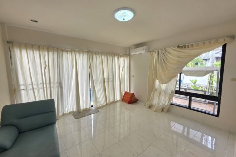 Casa de 3 dormitorios en Pattaya, Tailandia № 150386 - foto 17