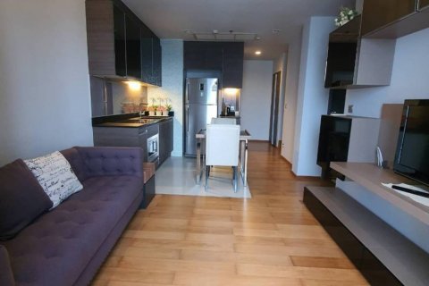 Dúplex de 2 dormitorios en Khlong Toei, Bangkok, Tailandia № 116680 - foto 2