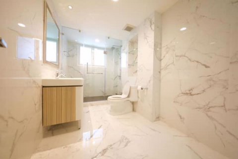 Condominio de 3 dormitorios en Watthana, Bangkok, Tailandia № 47859 - foto 6