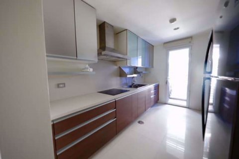 Condominio de 3 dormitorios en Watthana, Bangkok, Tailandia № 47859 - foto 2