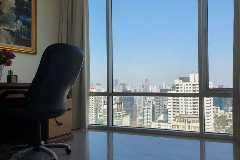 Penthouse in Khlong Toei, Bangkok, Thailand 4 bedrooms № 47856 - photo 10
