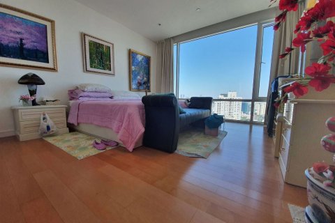 Penthouse in Khlong Toei, Bangkok, Thailand 4 bedrooms № 47856 - photo 15