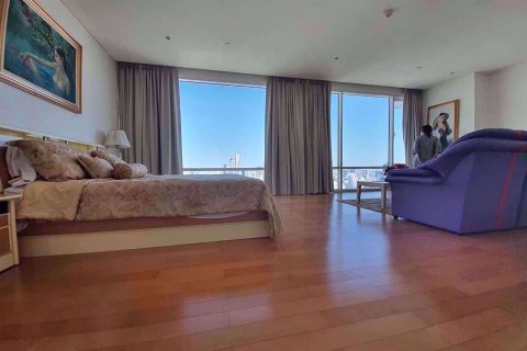 Penthouse in Khlong Toei, Bangkok, Thailand 4 bedrooms № 47856 - photo 16