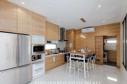 Chalet de 3 dormitorios en Bang Tao, Tailandia № 179790 - foto 5