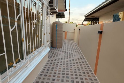 Casa de 3 dormitorios en Pattaya, Tailandia № 162914 - foto 7