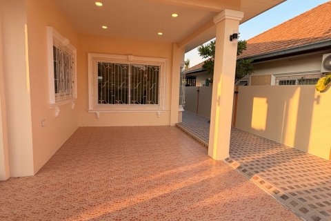 Casa de 3 dormitorios en Pattaya, Tailandia № 162914 - foto 4