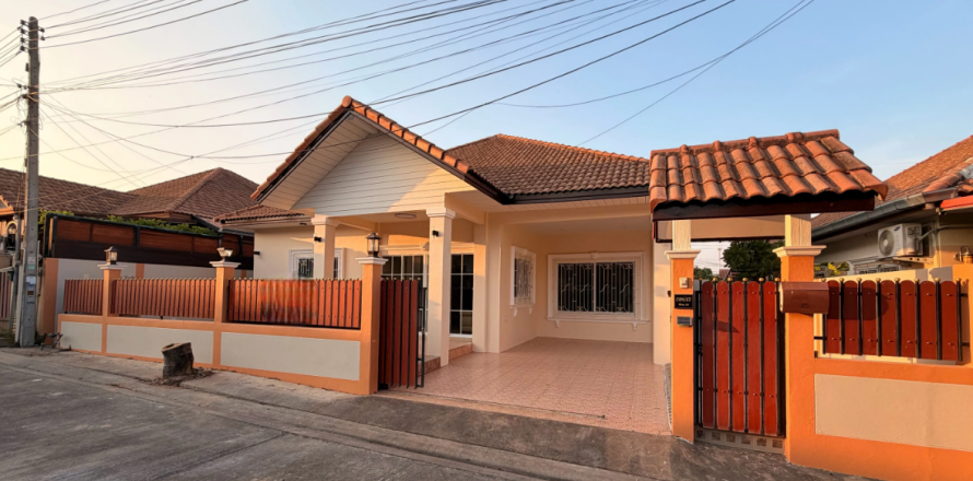 Casa de 3 dormitorios en Pattaya, Tailandia № 162914