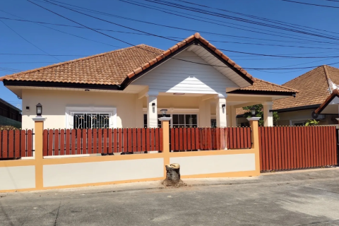 Casa de 3 dormitorios en Pattaya, Tailandia № 162914 - foto 2