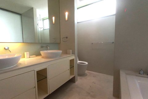 Condominio de 2 dormitorios en Bangkok, Tailandia № 168201 - foto 12