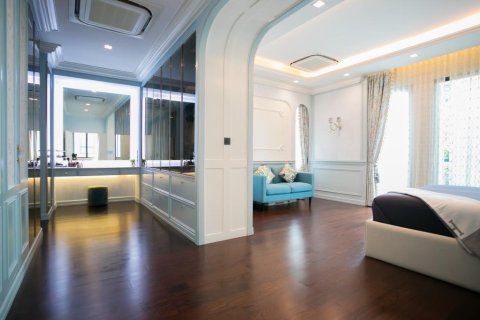 Casa de 3 dormitorios en Bangkok, Tailandia № 168200 - foto 18