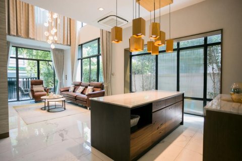 Casa de 3 dormitorios en Bangkok, Tailandia № 168200 - foto 7