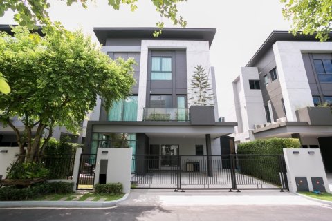 Casa de 3 dormitorios en Bangkok, Tailandia № 168200 - foto 2