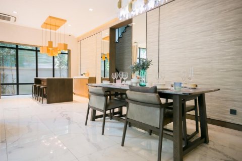 Casa de 3 dormitorios en Bangkok, Tailandia № 168200 - foto 8