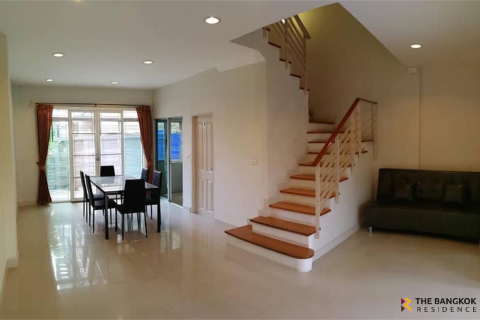 Townhouse in Bangkok, Thailand 3 bedrooms № 189535 - photo 10