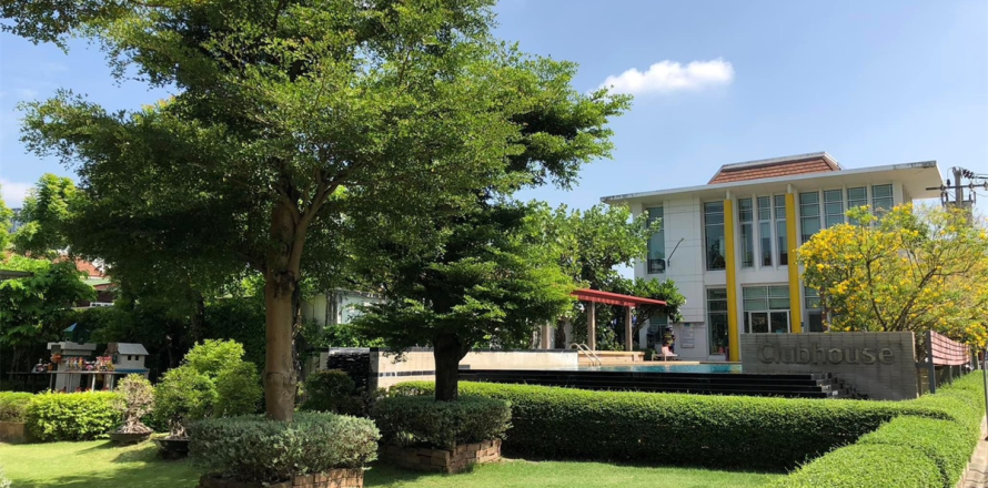 Townhouse in Bangkok, Thailand 3 bedrooms № 189535
