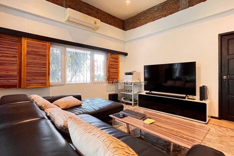 Casa de 1 dormitorio en Bang Lamung, Tailandia № 161086 - foto 4